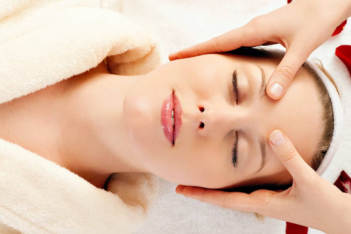 Миофасциальный массаж лица - современный метод омоложения без операции Чтобы кожа оставалась здоровой, необходимо