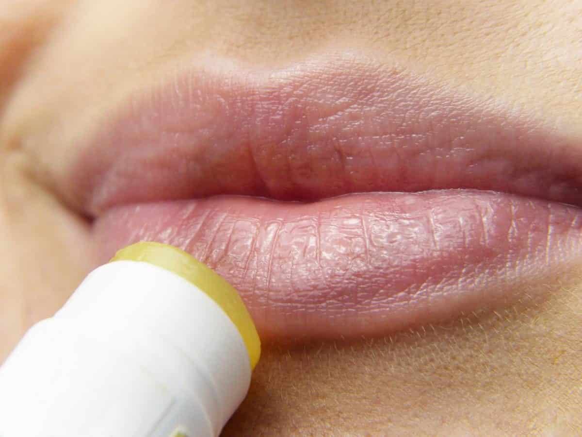 Почему герпес возникает после увеличения губ и как его предотвратить которые блокируют активность вируса